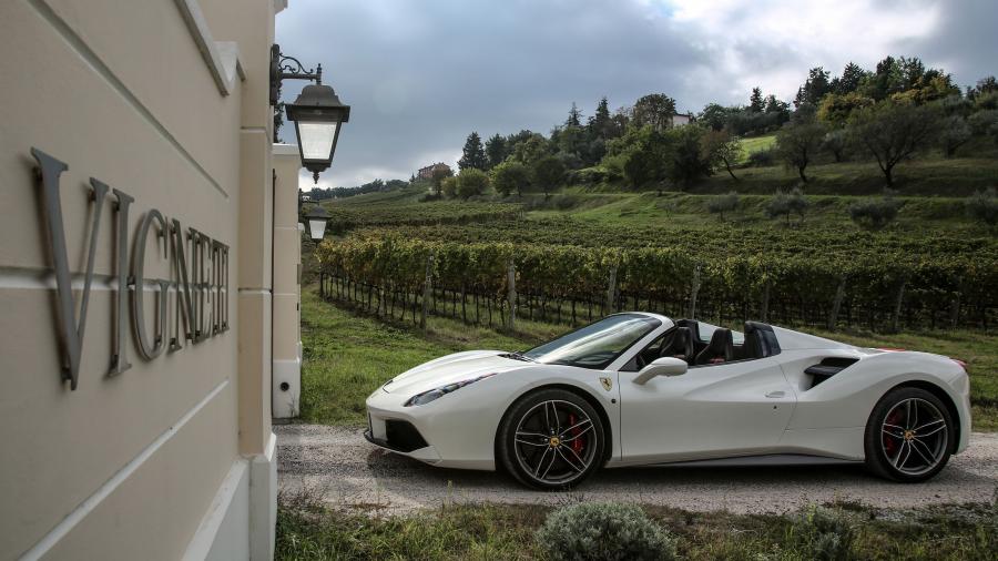  Ferrari 488 Spider 2016 года  (фото 34 из 70)